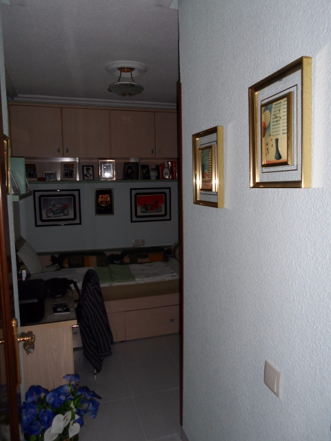 pintura-plastica-mate-crema-4-