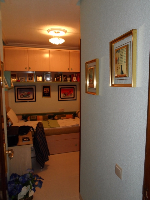 pintura-plastica-mate-crema-5-